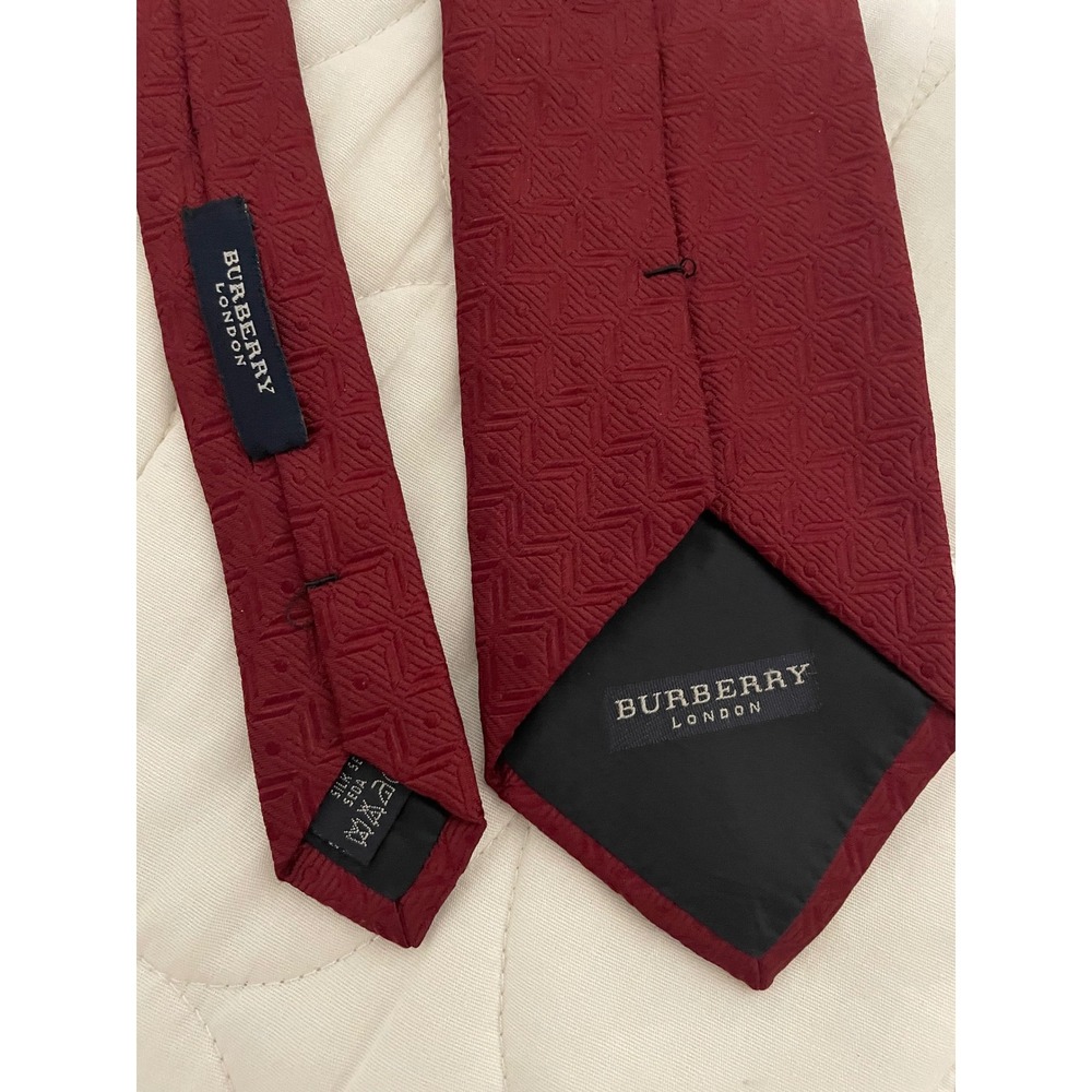 Burberry London Mens Silk Tie Burgundy Red Geometric Jacquard Made in Italy